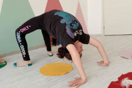 yoga bambini trezzano rosa